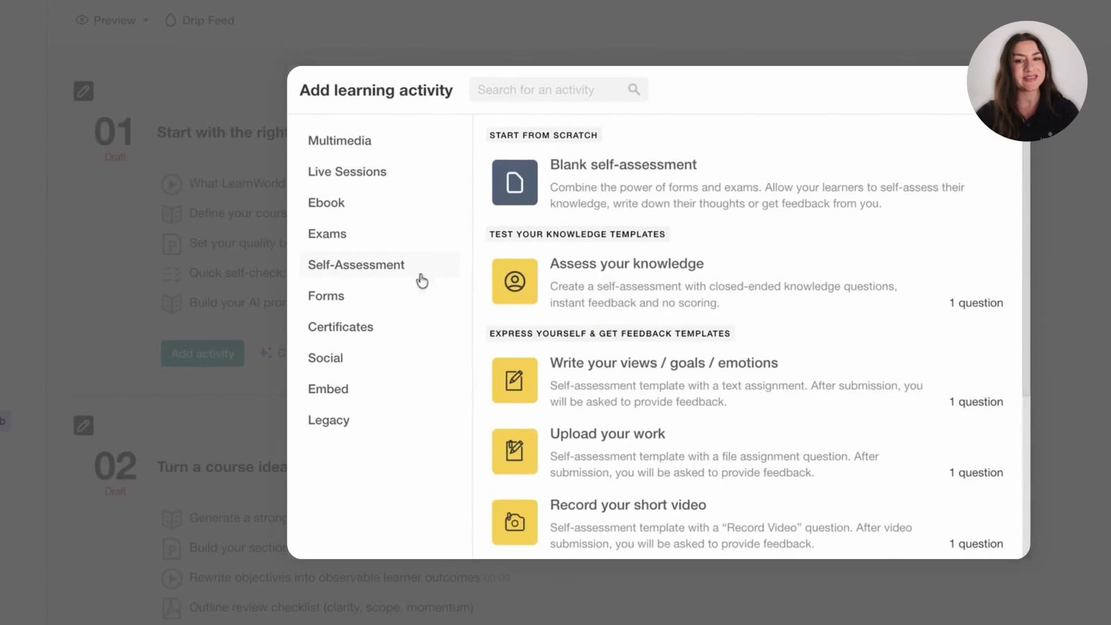 LearnWorlds-Dialog „Add learning activity“ mit Kategorien wie Multimedia, Live Sessions, Ebook, Exams und geöffneten Vorlagen für Self-Assessment